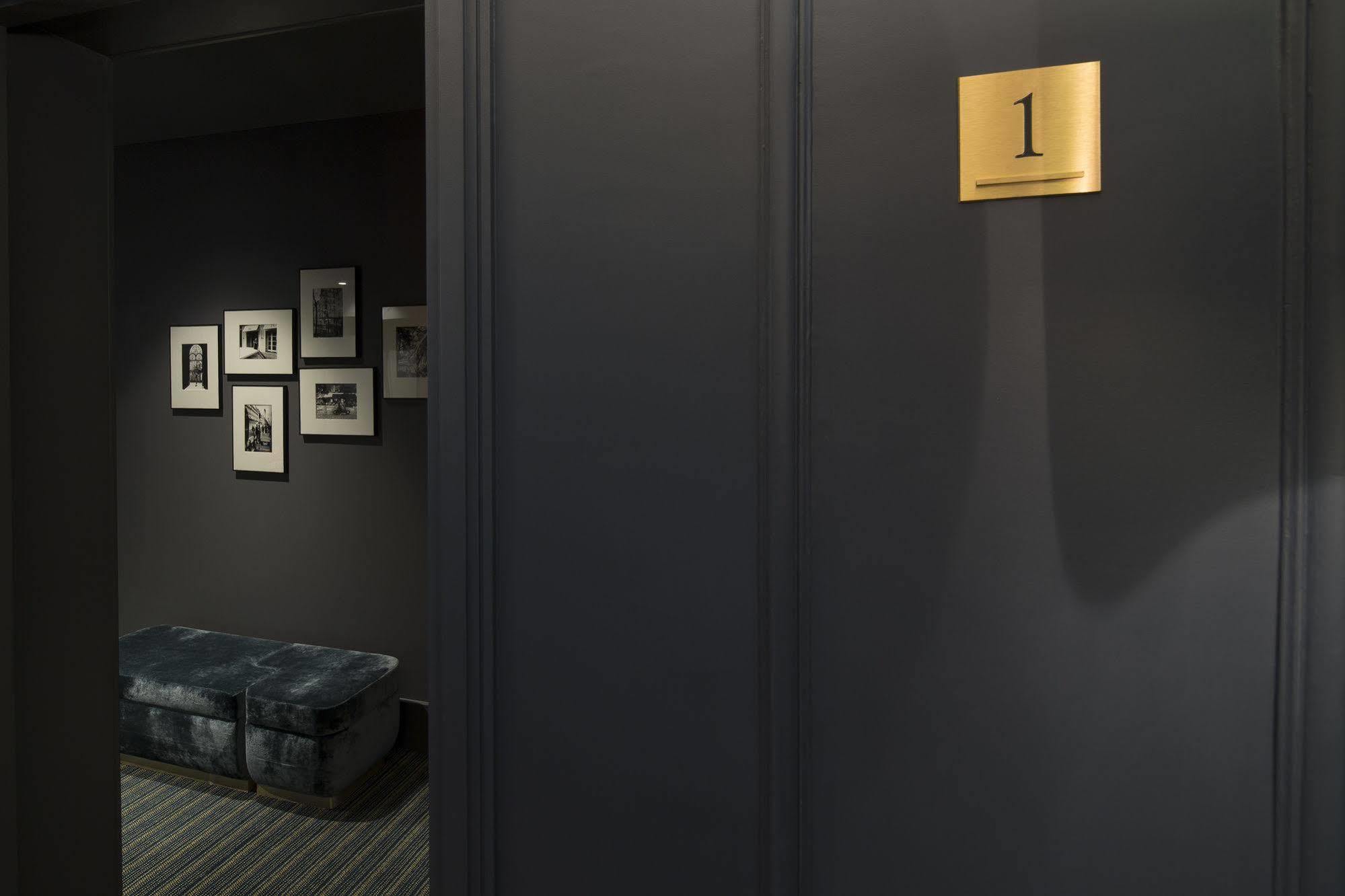 โฮเต็ล เลอ มาเรียเน่ Hotel ปารีส ภายนอก รูปภาพ